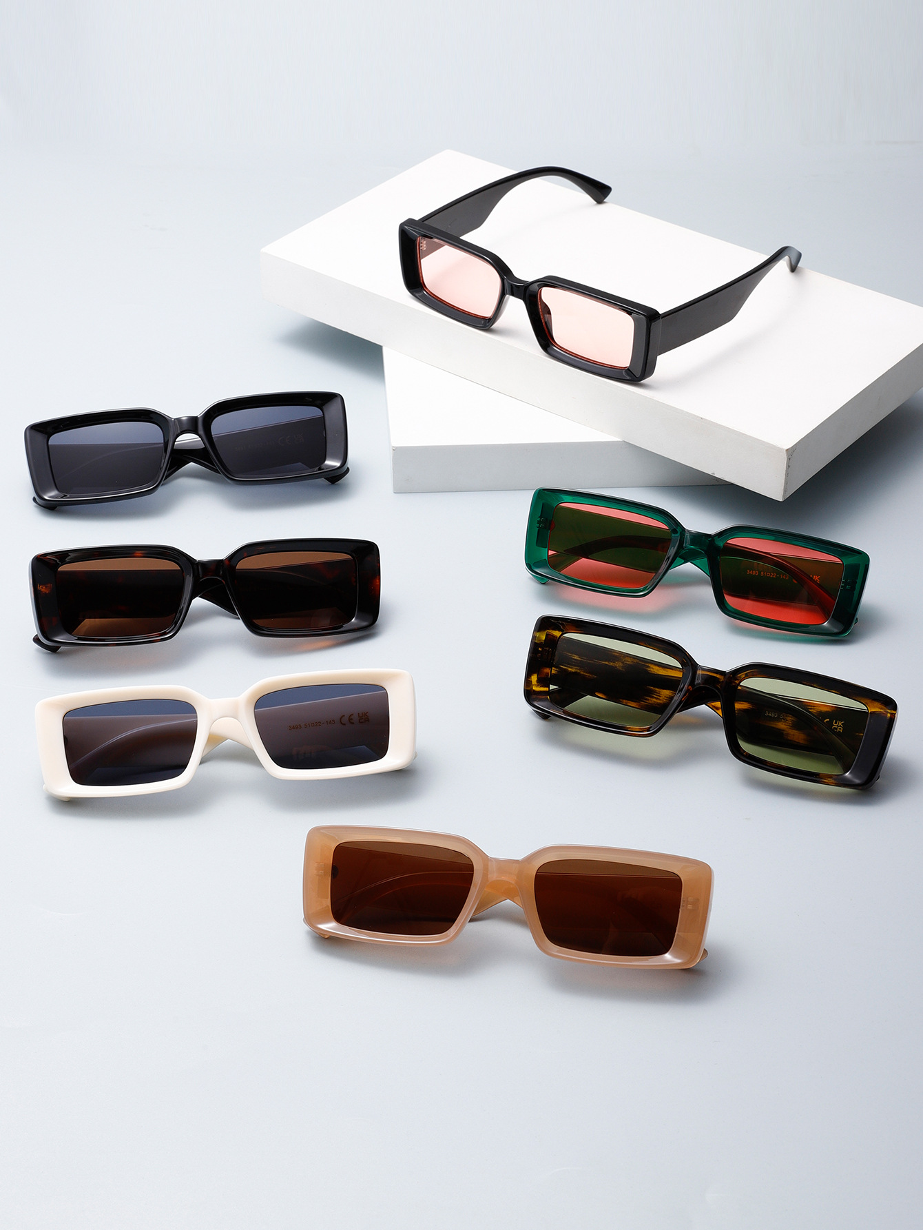 Retro Tortoiseshell Rectangle Sunglasses - Image 3