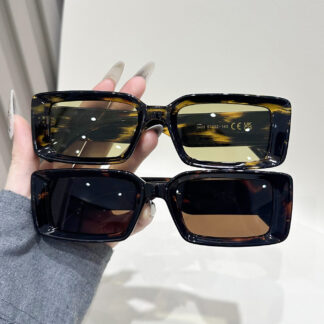 Retro Tortoiseshell Rectangle Sunglasses