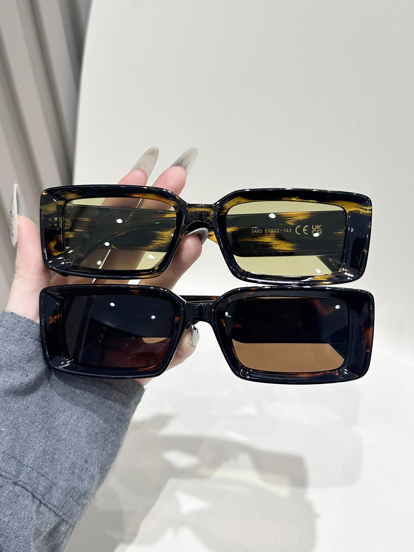 Retro Tortoiseshell Rectangle Sunglasses